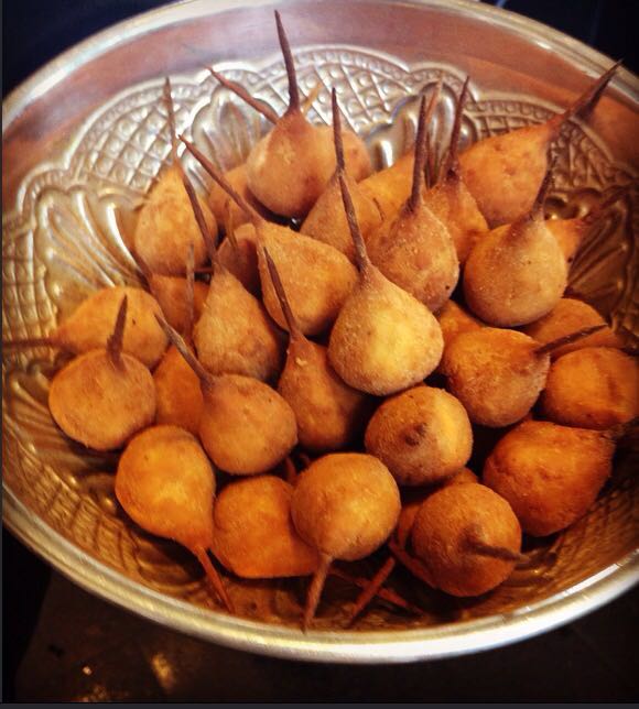 Canapés montados em bandeja