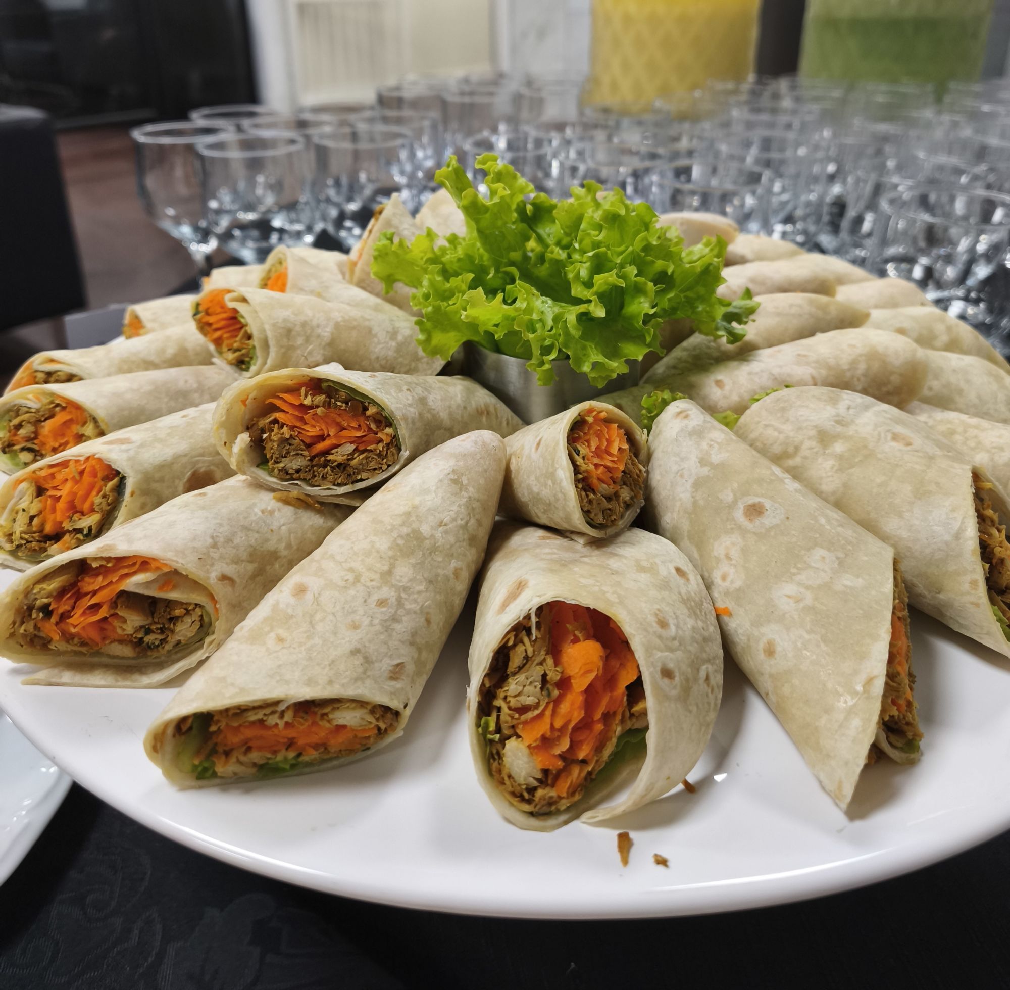 Wrap de frango com cenoura ralada